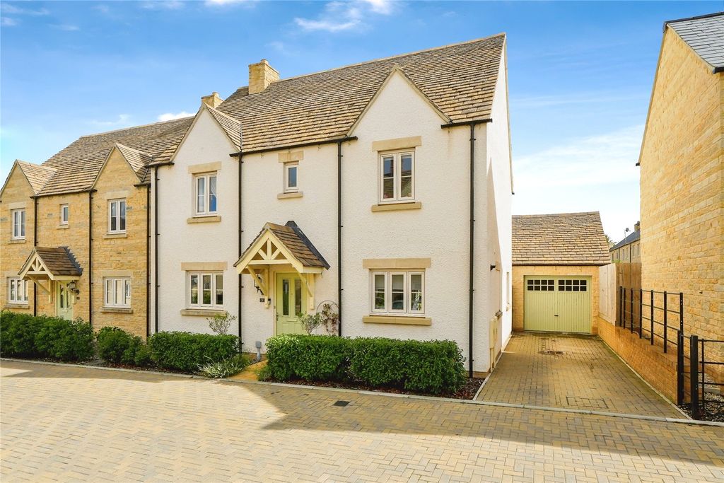 4 bed detached house for saleBurford, Oxfordshire OX18