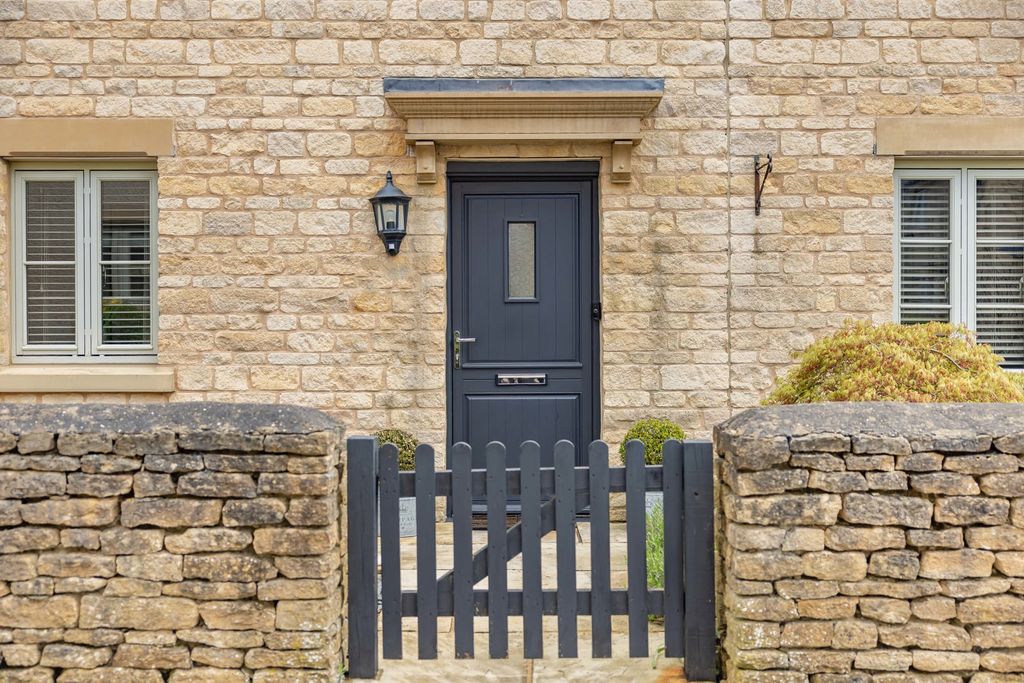 Additional image 34 of 5 bed detached house for saleBeecham Close, Cirencester, Gloucestershire GL7