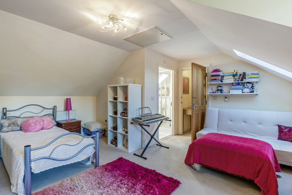 Additional image 11 of 4 bed detached house for saleHawthorne Gardens, Caterham CR3