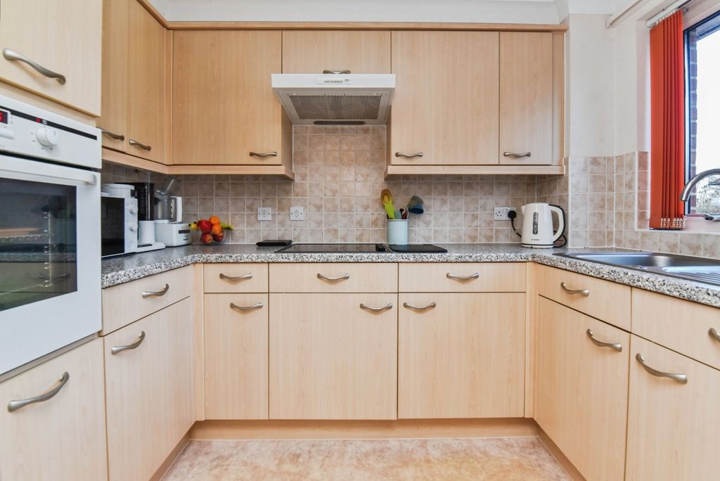 Additional image 5 of 2 bed flat for saleMilton Lane, Wells, Somerset BA5