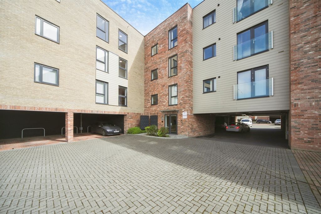 Additional image 2 of 2 bed flat for saleStation Hill, Bury St. Edmunds IP32