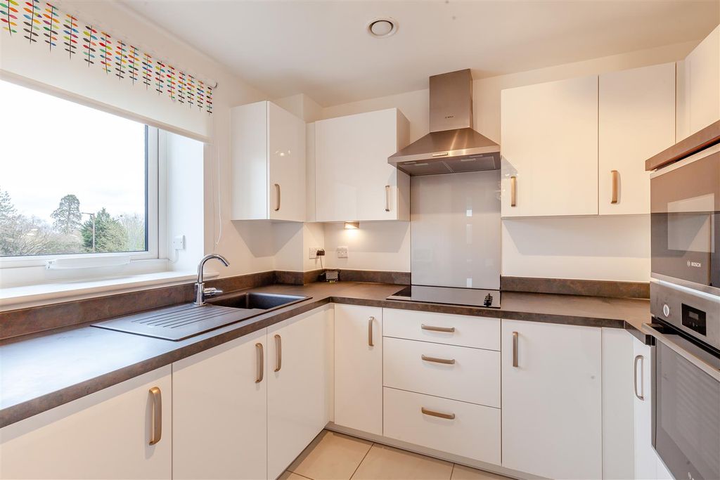 Additional image 5 of 2 bed flat for saleMiami House, Princes Road, Chelmsford, Essex CM2