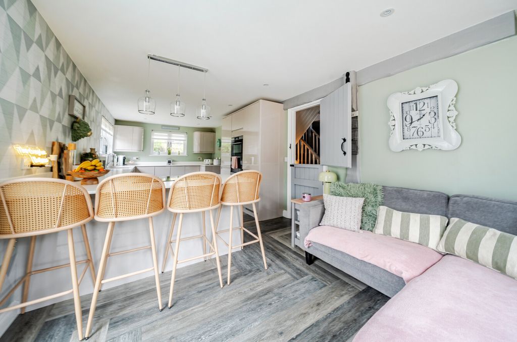 Additional image 23 of 5 bed detached house for saleYoulden Drive, Camberley, Surrey GU15