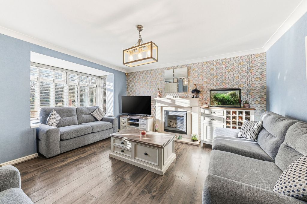 Additional image 4 of 4 bed detached house for saleGreenbank Close, Castleford WF10