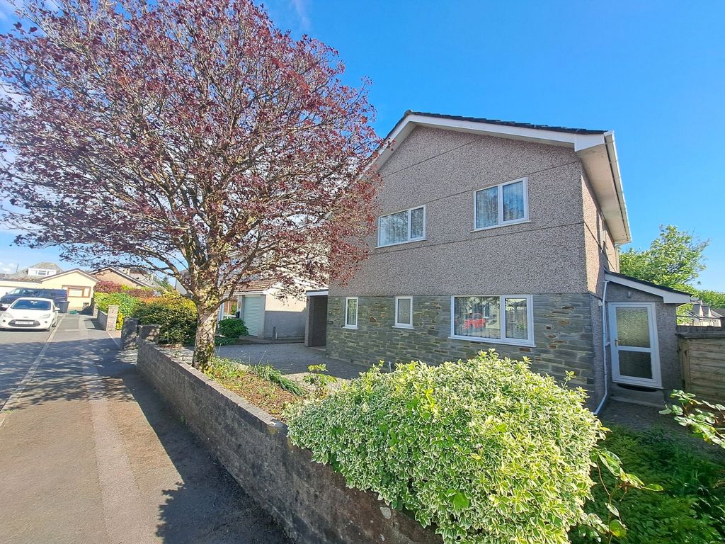 3 bed detached house for saleChequetts Close, Callington, Cornwall PL17