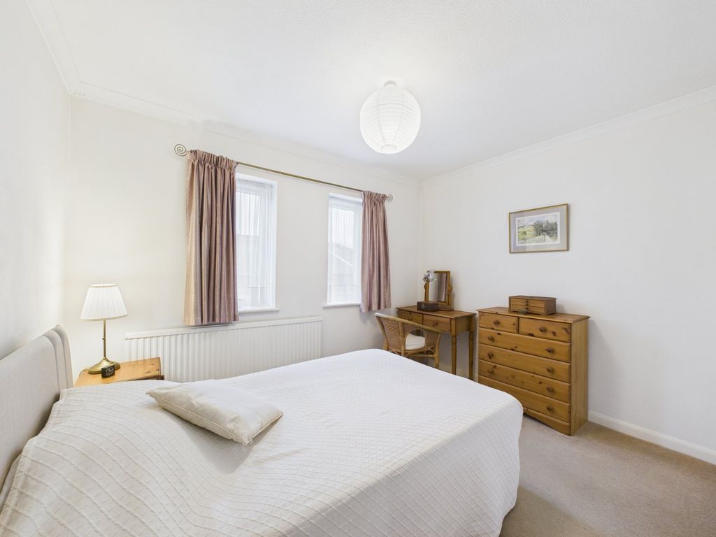 Additional image 10 of 3 bed flat for saleAvenue House, Park Road, Chesham, Buckinghamshire HP5