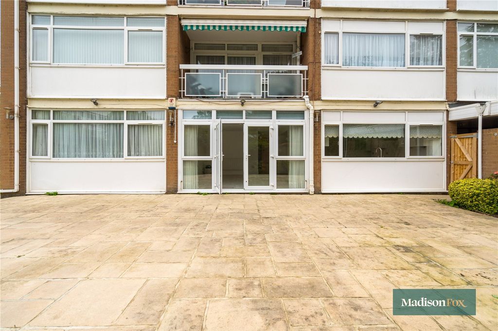 Additional image 20 of 2 bed flat for saleThe Bowls, Chigwell, Essex IG7