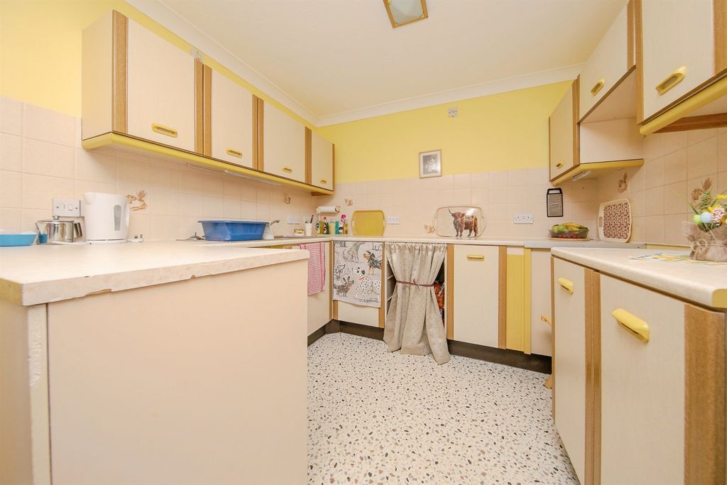 Additional image 6 of 2 bed flat for saleRosemary Road, Clacton-On-Sea CO15