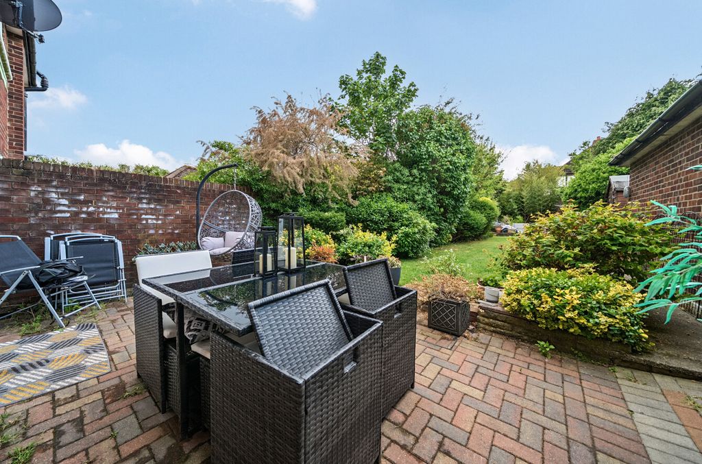 Additional image 8 of 4 bed semi-detached house for saleEdgebury, Chislehurst, Kent BR7