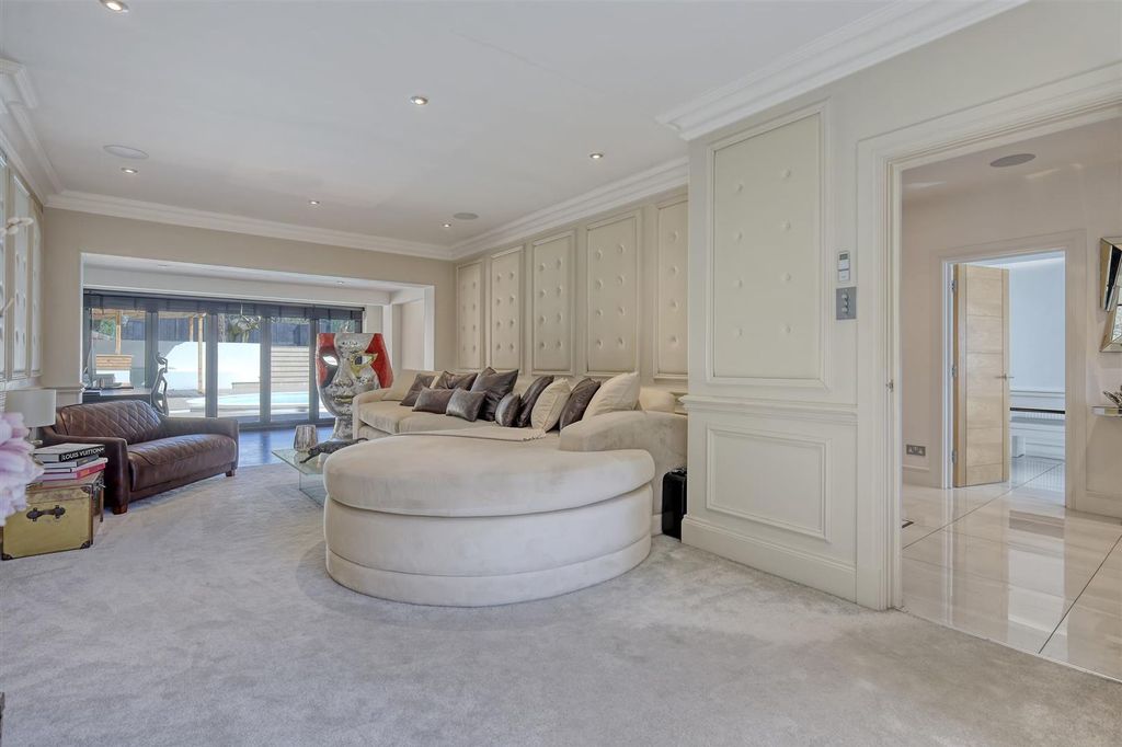 Additional image 4 of 4 bed detached house for saleCourtland Drive, Chigwell IG7