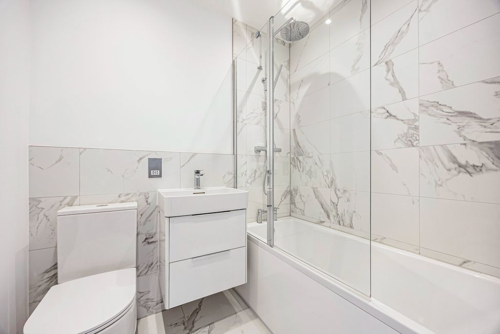 Additional image 15 of 3 bed semi-detached house for saleLondon Road, Cheltenham GL52