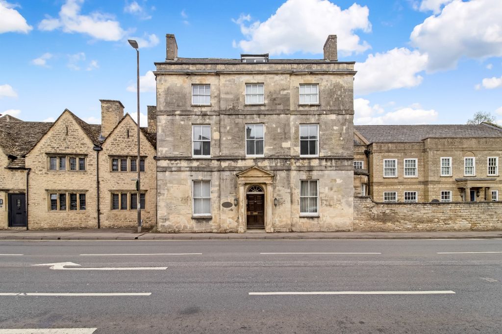 Additional image 13 of 2 bed flat for saleLondon Road, Cirencester, Gloucestershire GL7