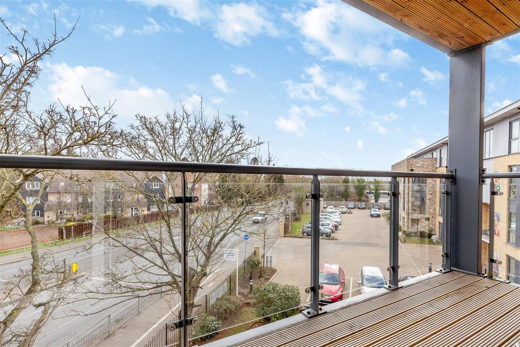 Additional image 2 of 2 bed flat for saleMiami House, Princes Road, Chelmsford, Essex CM2