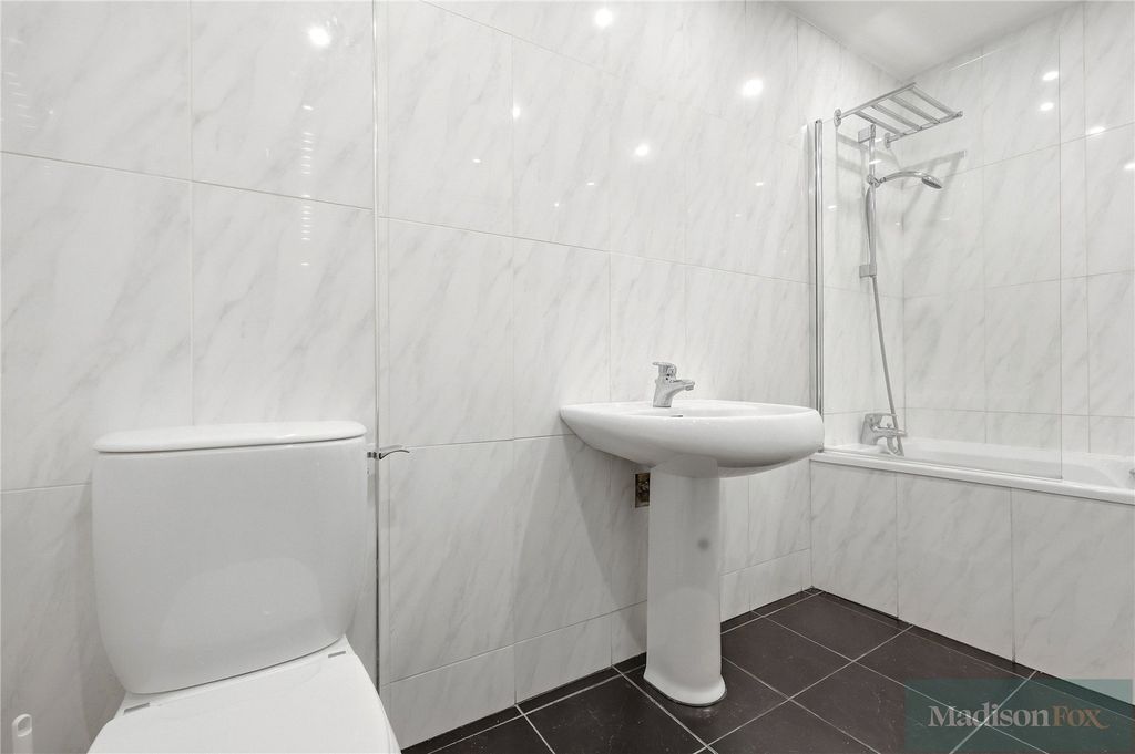 Additional image 25 of 2 bed flat for saleManor Road, Chigwell, Essex IG7