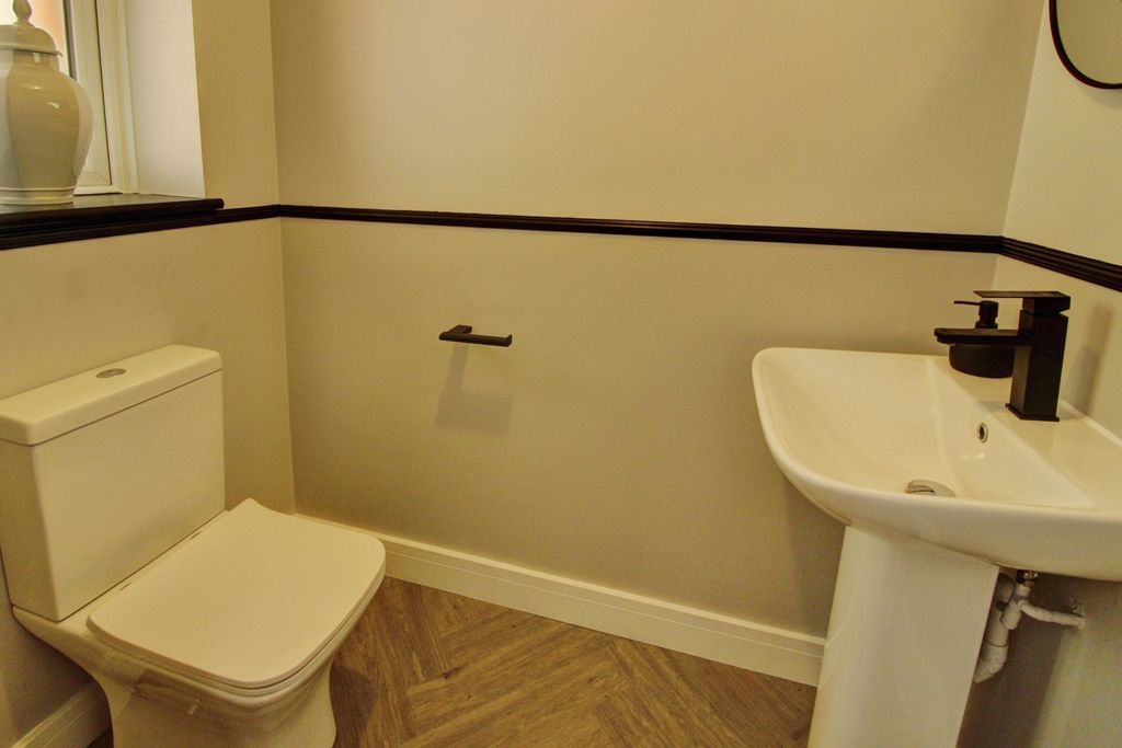 Additional image 10 of 4 bed detached house for saleSelwyn Road, Burntwood WS7
