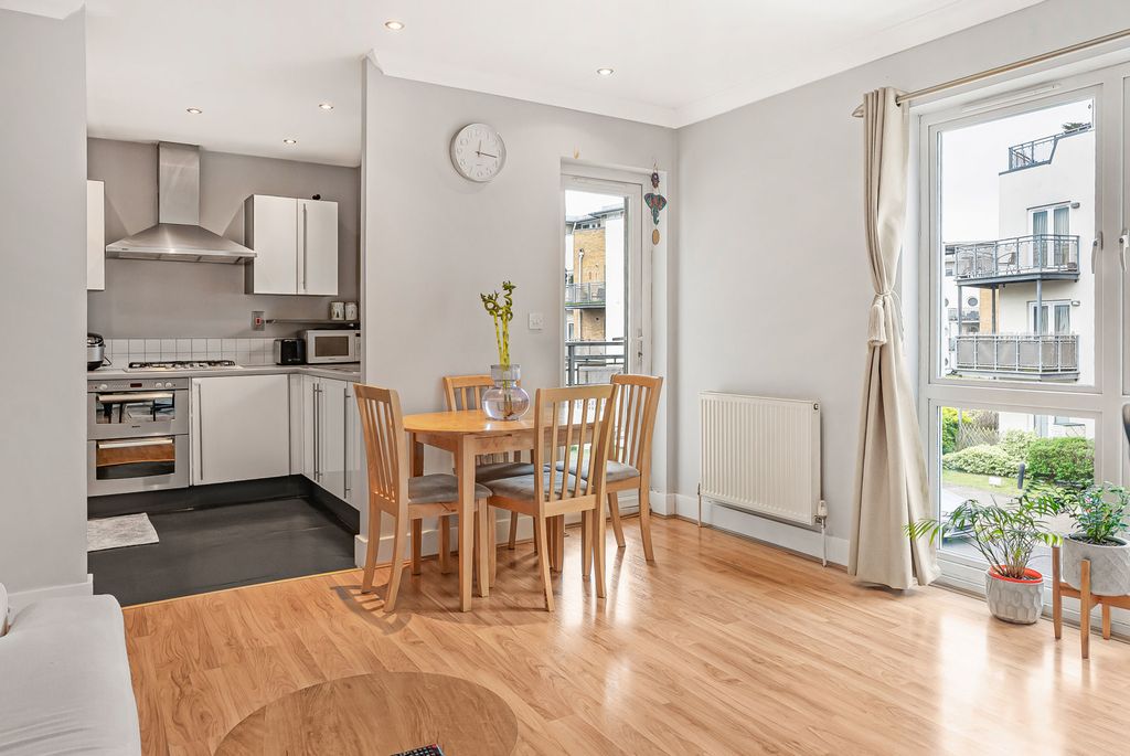 Additional image 8 of 2 bed flat for saleBridge Wharf, Chertsey, Surrey KT16