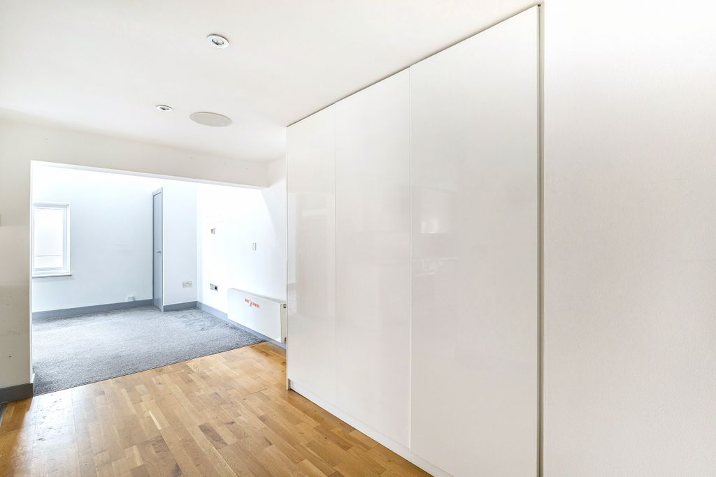Additional image 14 of 3 bed flat for saleLondon Street, Chertsey KT16