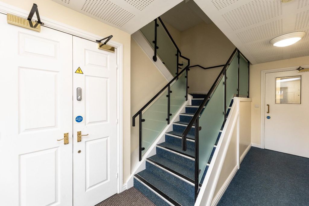 Additional image 14 of 2 bed flat for saleBellflower Close, Castleford WF10