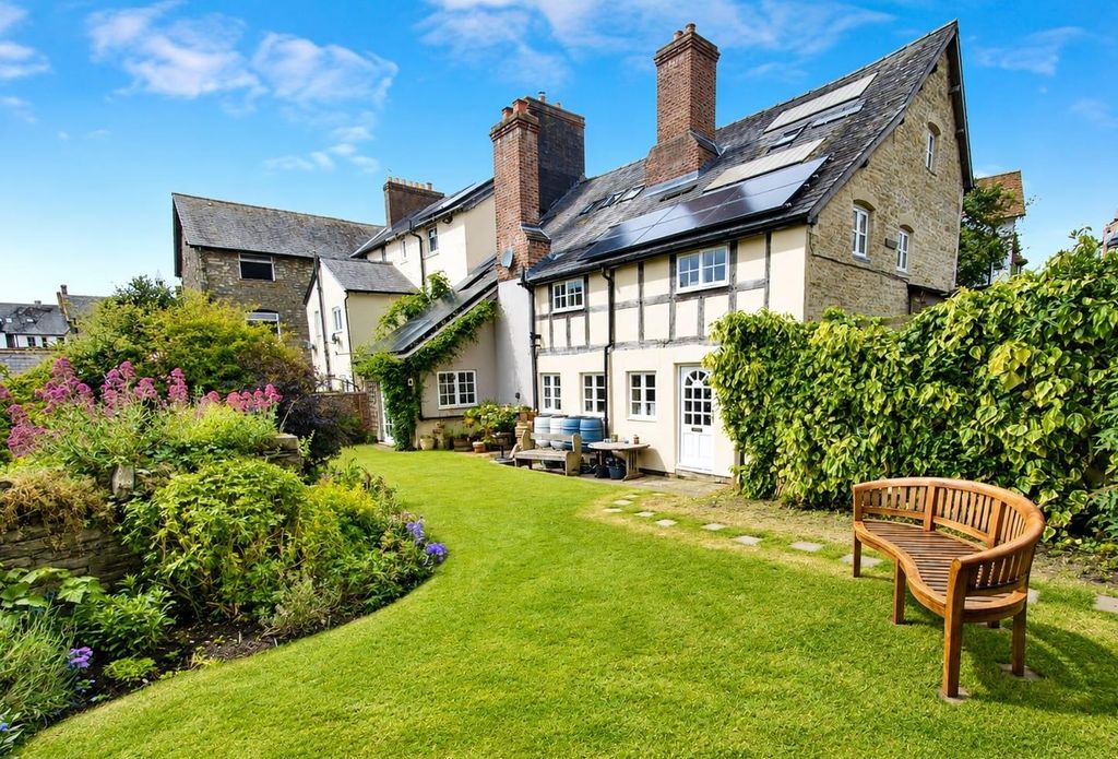 5 bed town house for saleChurch Street, Knighton LD7