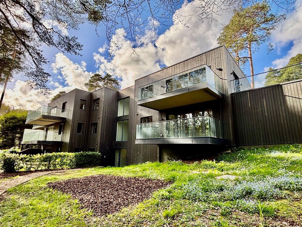 Additional image 13 of 2 bed flat for saleTekels Park, Camberley GU15