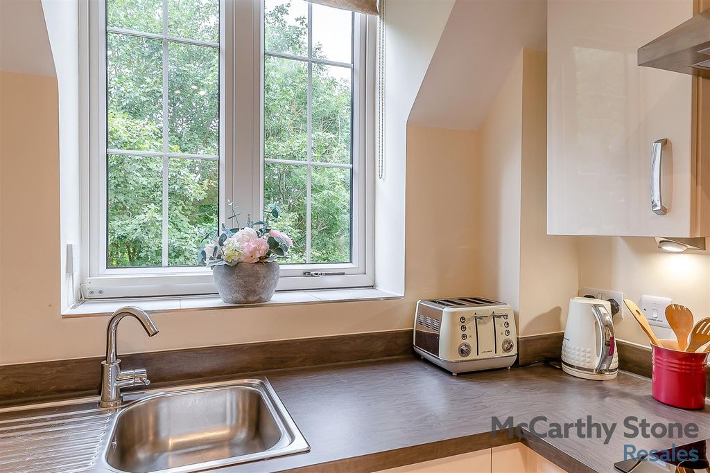 Additional image 13 of 1 bed flat for saleWatson Place, Trinity Road, Chipping Norton, Oxfordshire OX7