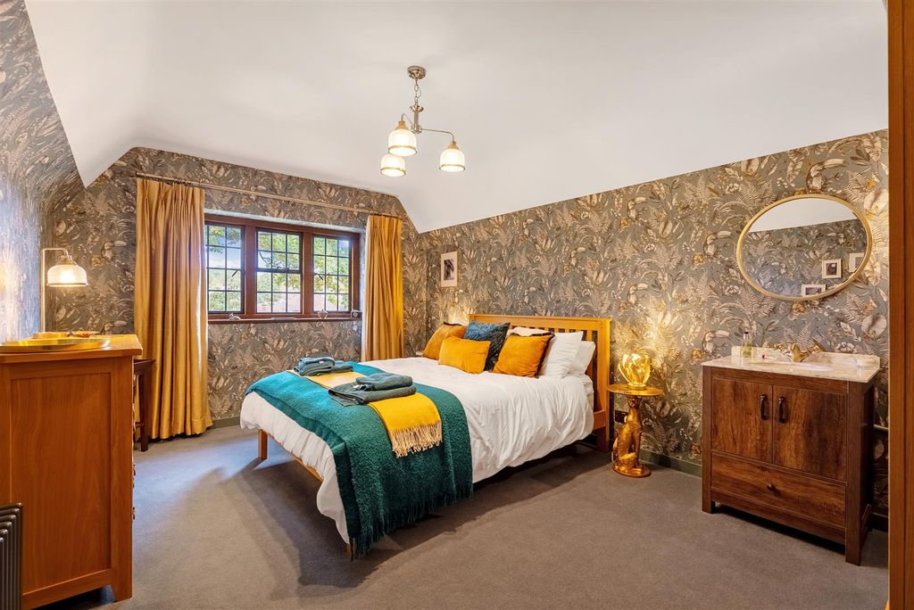Additional image 13 of 5 bed detached house for saleOakwood Close, Chislehurst BR7