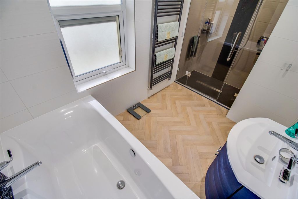 Additional image 18 of 5 bed detached house for saleFerrybridge Road, Castleford WF10