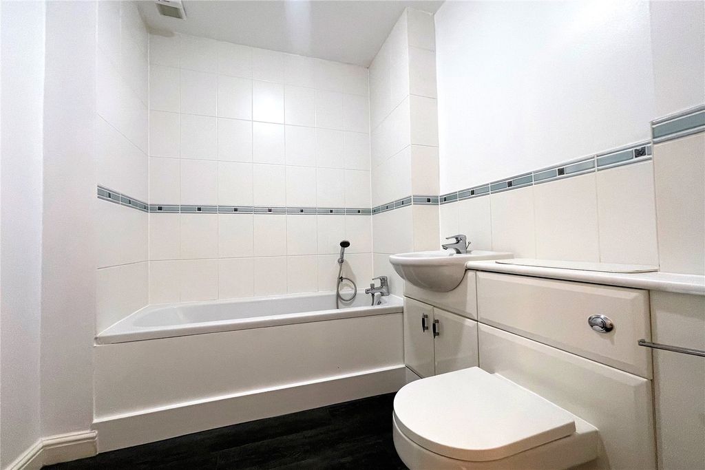 Additional image 8 of 2 bed flat for saleLondon Road, Camberley, Surrey GU15
