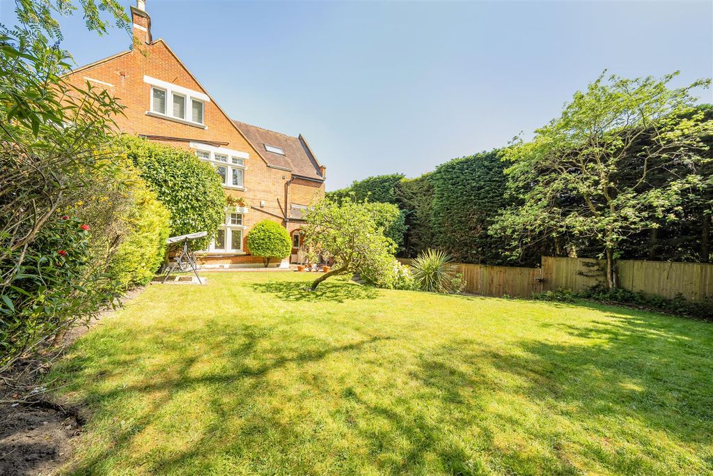 Additional image 19 of 3 bed maisonette for saleBrackendale Road, Camberley, Surrey GU15