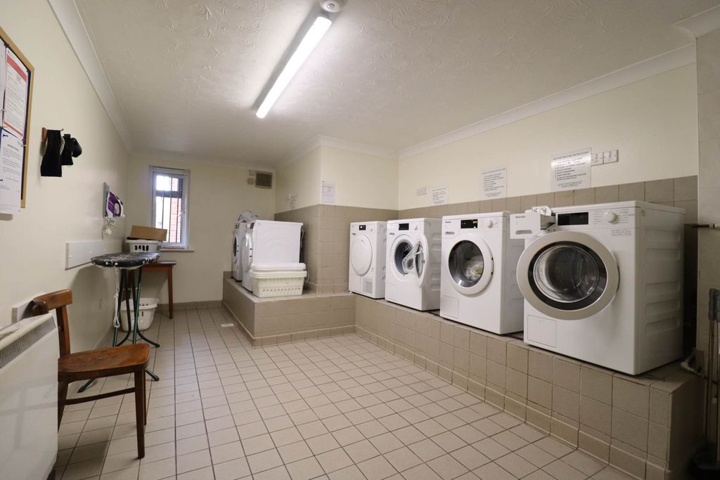 Additional image 8 of 1 bed flat for saleChurchill Court, Marlborough SN8