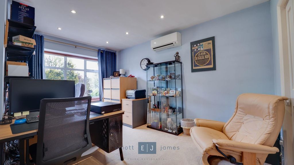 Additional image 21 of 5 bed detached house for saleLee Grove, Chigwell IG7