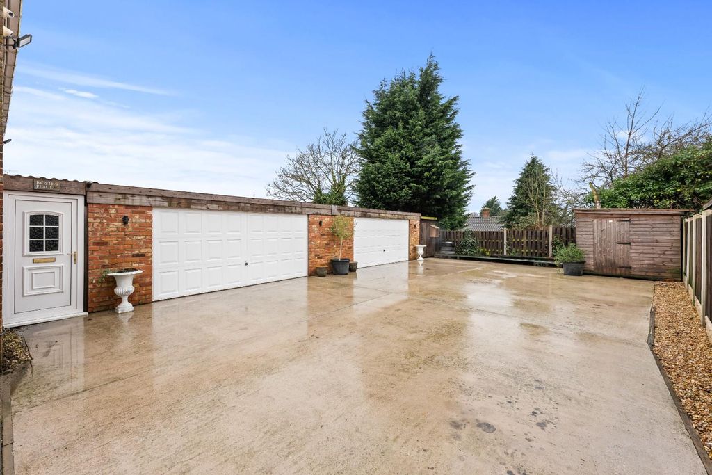 Additional image 4 of 3 bed detached house for saleStation Road, Brimington, Chesterfield S43