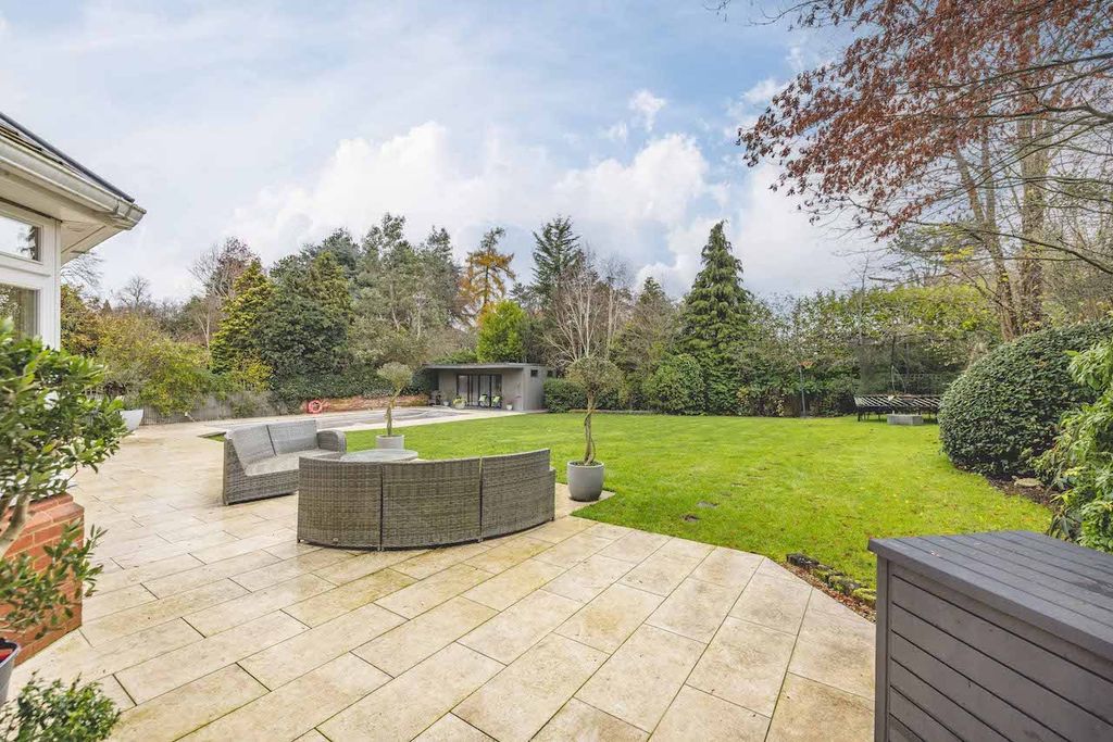 Additional image 26 of 6 bed detached house for saleBurtons Way, Chalfont St Giles HP8