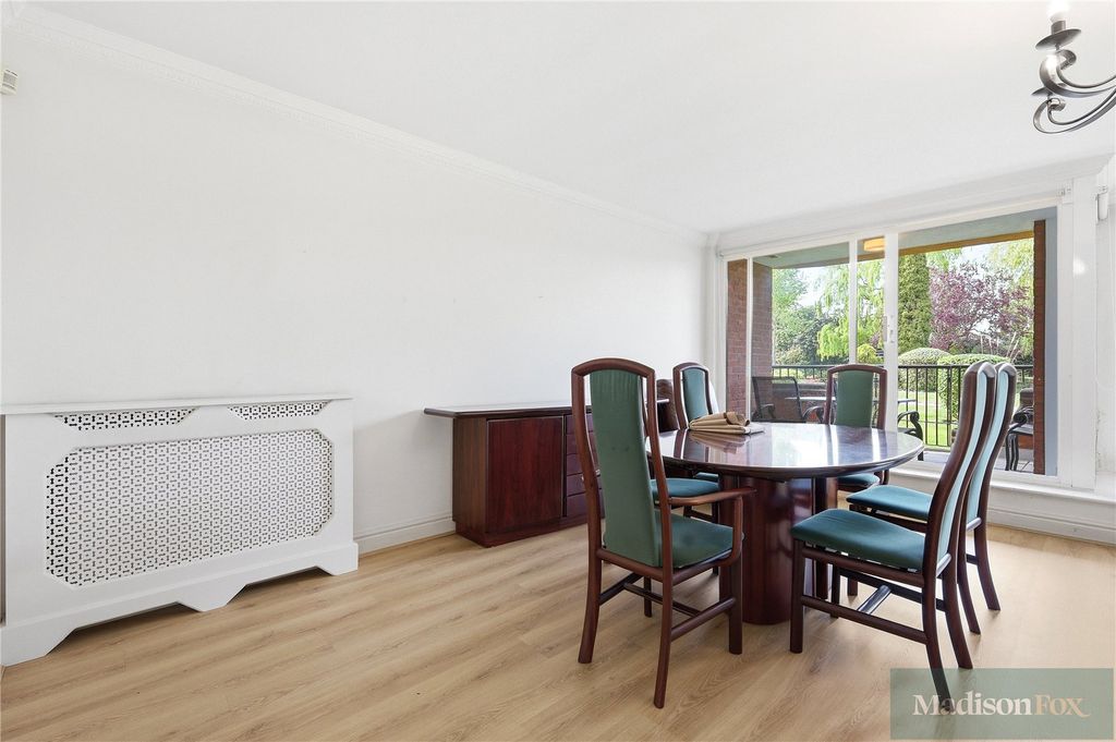 Additional image 5 of 2 bed flat for saleManor Road, Chigwell, Essex IG7