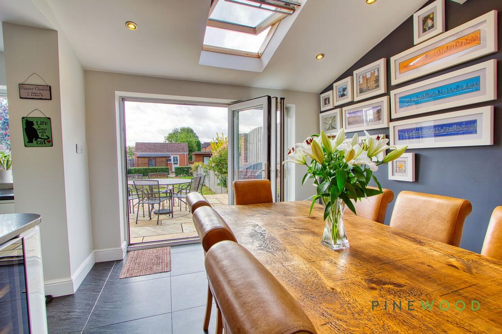 Additional image 15 of 5 bed semi-detached house for saleShaftesbury Avenue, Ashgate, Chesterfield, Derbyshire S40