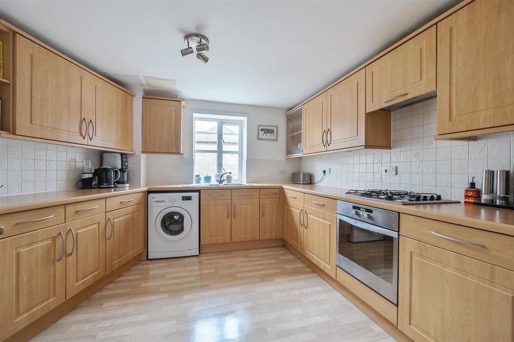 Additional image 6 of 3 bed flat for saleChapel Mews, Chippenham SN15