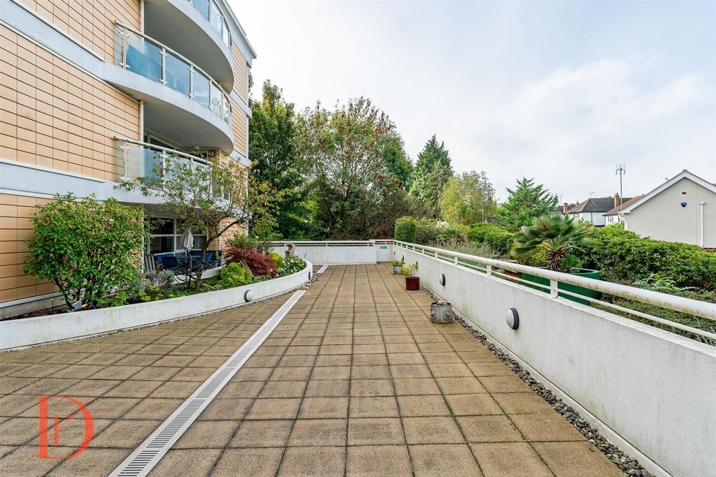 Additional image 20 of 2 bed flat for saleHigh Road, Chigwell IG7