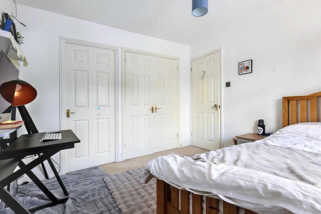 Additional image 13 of 4 bed detached house for sale16 Wychwood Close, Carterton OX18