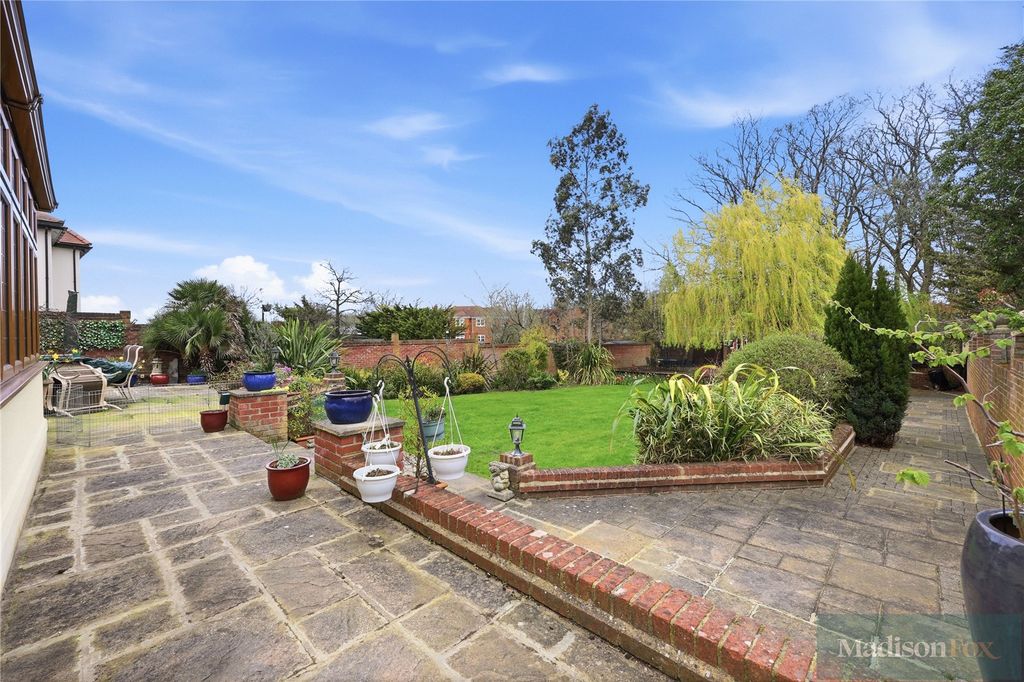Additional image 37 of 6 bed detached house for saleTomswood Road, Chigwell IG7