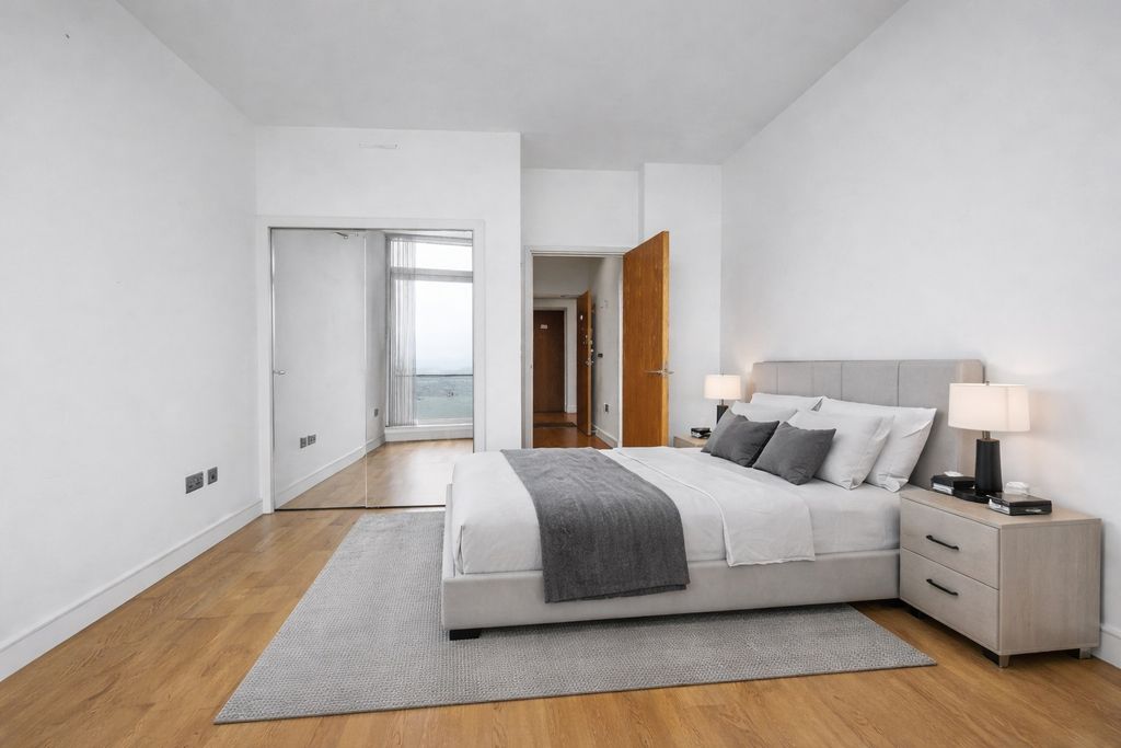 Additional image 6 of 3 bed flat for saleDock Head Road, Chatham ME4