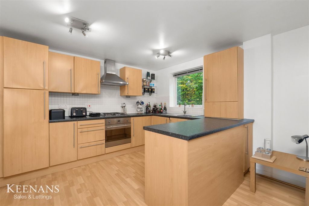 1 bed flat for saleManchester Road, Bury BL9 photo 3