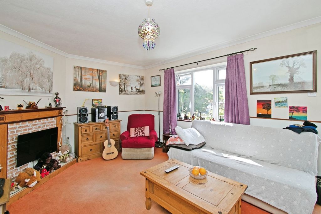 Additional image 5 of 1 bed flat for saleNorth Roskear Road, Camborne, Cornwall TR14