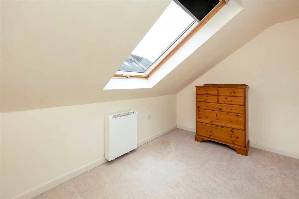 Additional image 10 of 2 bed flat for saleFinsbury Place, Chipping Norton, Oxfordshire OX7