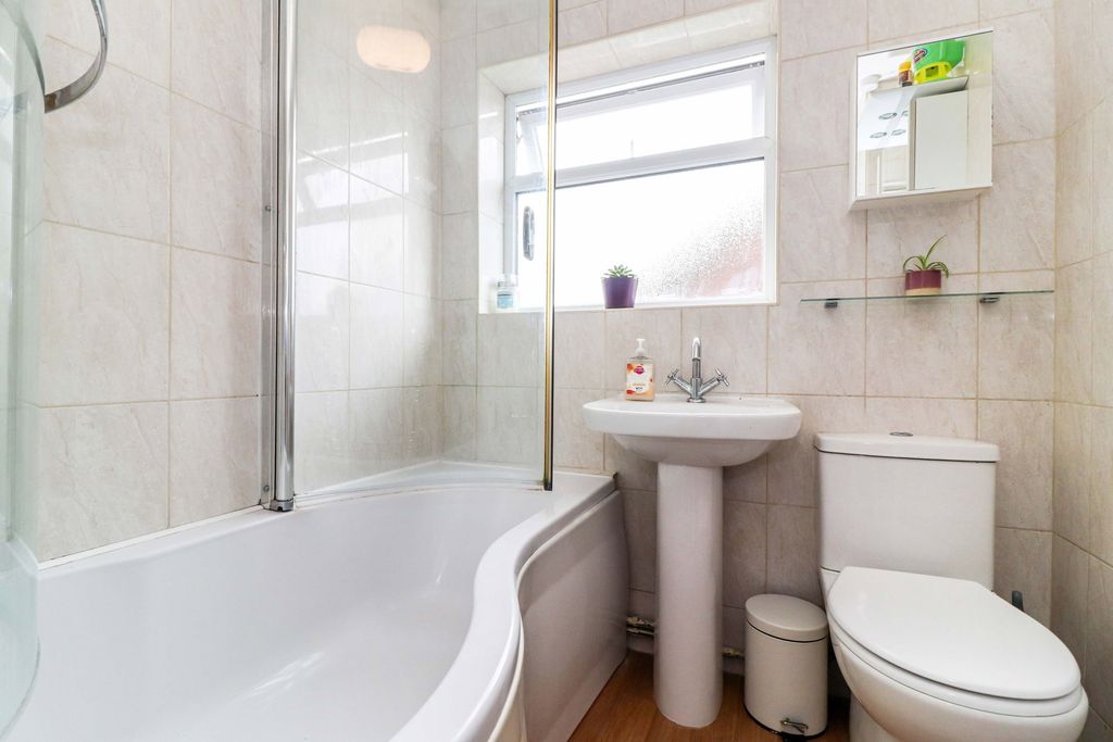 Additional image 13 of 2 bed maisonette for saleDarvell Drive, Chesham HP5
