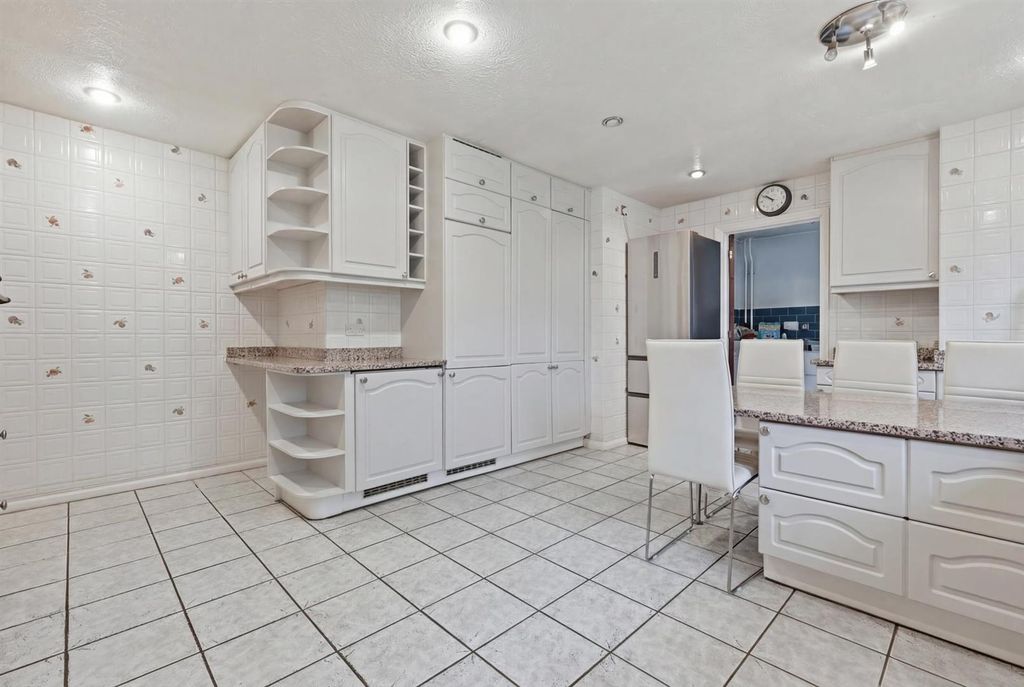 Additional image 20 of 6 bed detached house for saleBromley Lane, Chislehurst BR7