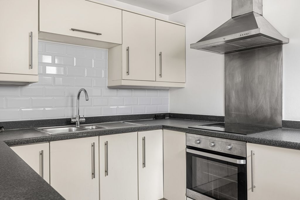 Additional image 5 of 2 bed flat for saleAshcroft Road, Cirencester, Gloucestershire GL7