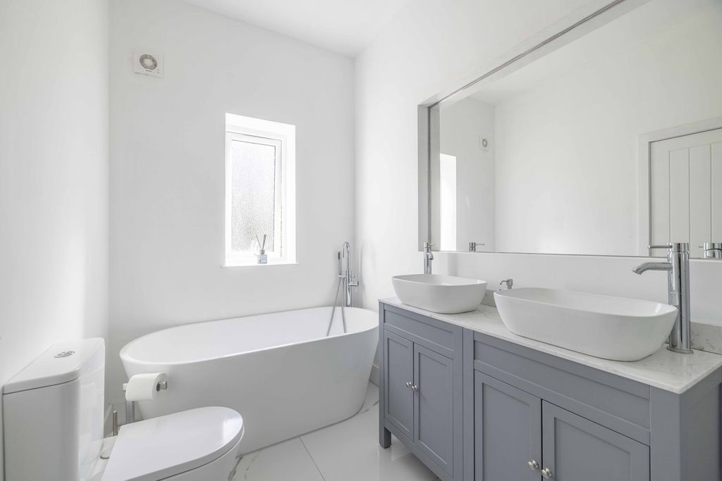 Additional image 15 of 4 bed detached house for saleSycamore Road, Chalfont St Giles HP8