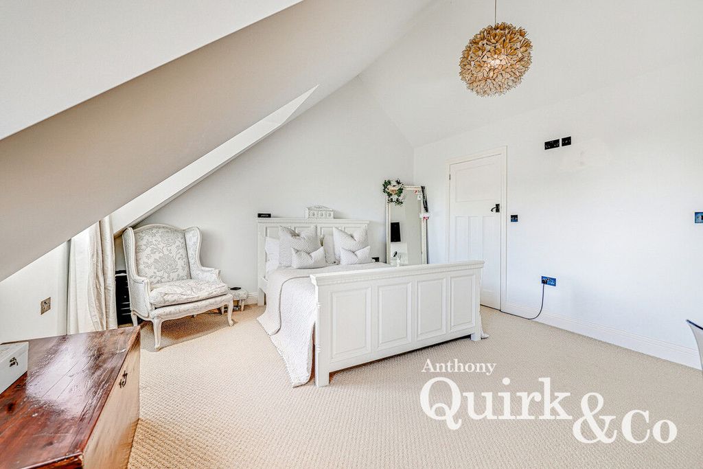 Additional image 28 of 4 bed detached house for saleHannett Road, Canvey Island SS8