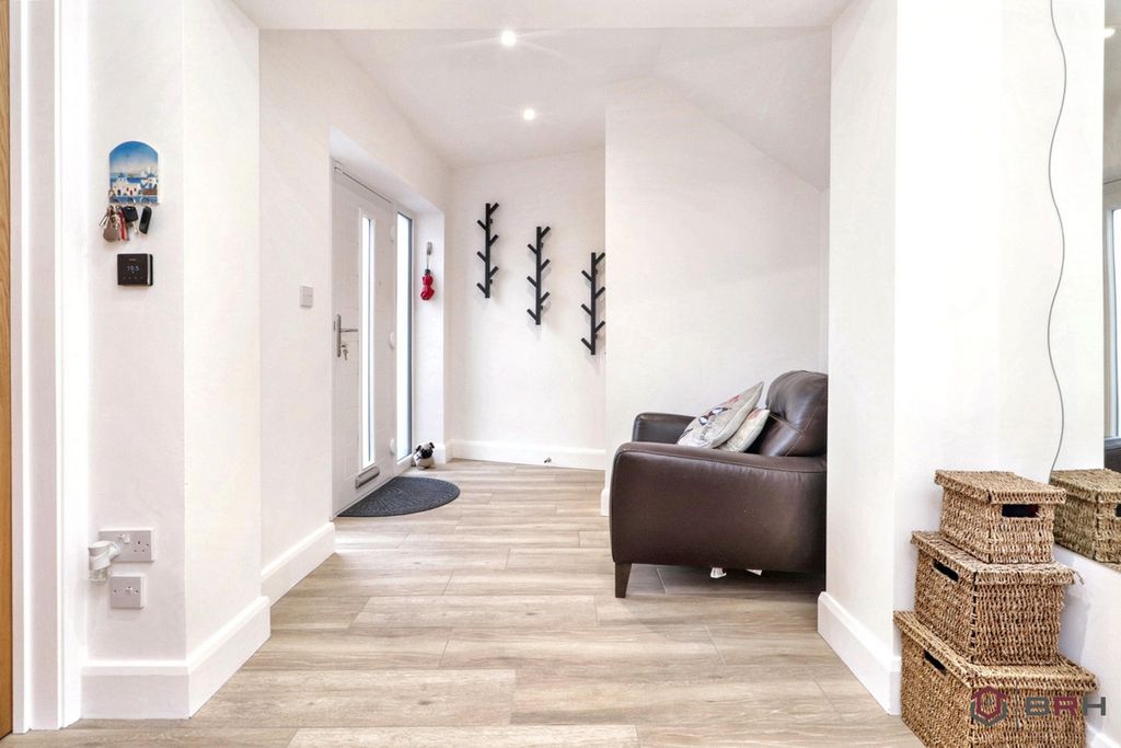 Additional image 8 of 5 bed detached house for salePasture Way, Castleford WF10