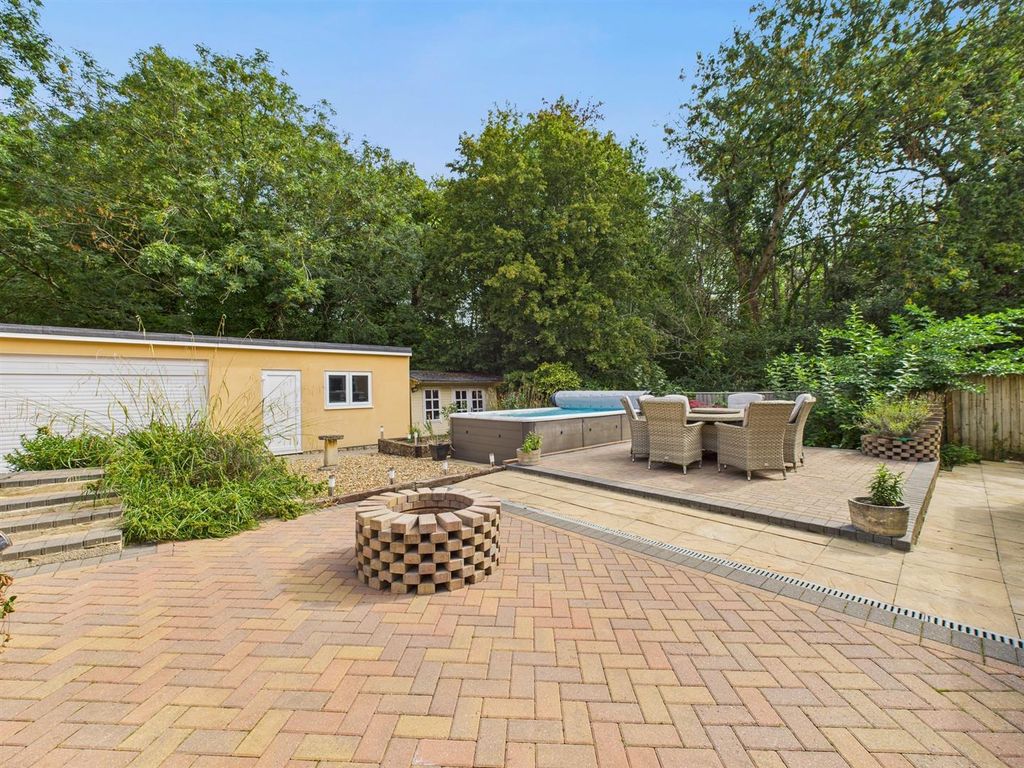 Additional image 10 of 4 bed detached house for salePlantation Road, Chippenham SN14